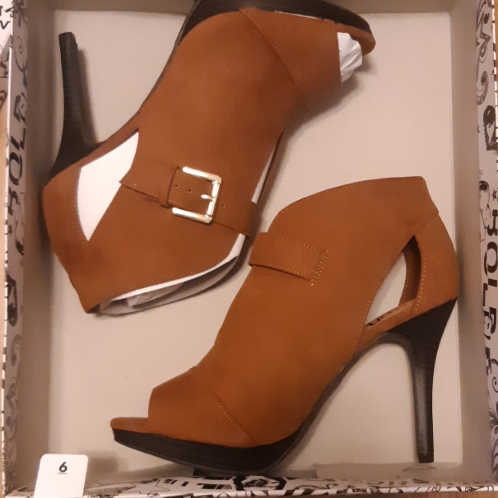 Brown open toe heals